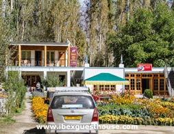 Ibex Guest House Nubra Valley Parking Area